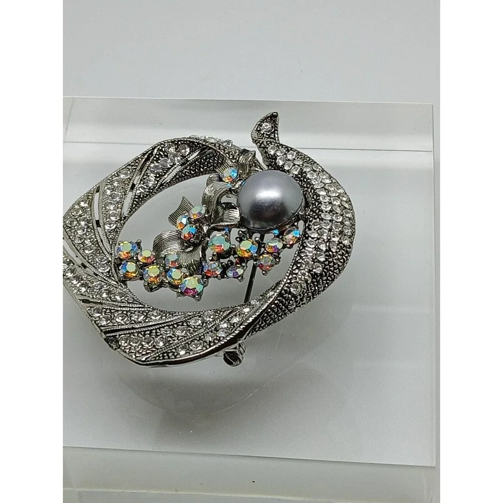 Gorgeous Vintage 90's Antique Style Grey Pearl Rhinestone Crystal AB‎ Brooch
